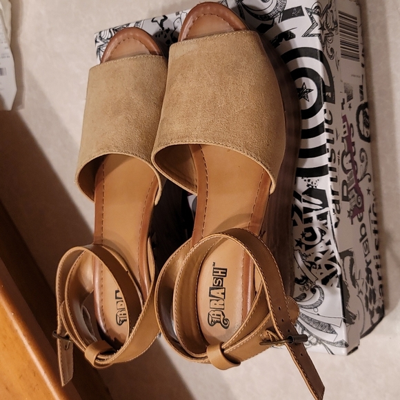 Brash - Picture 1 of 4